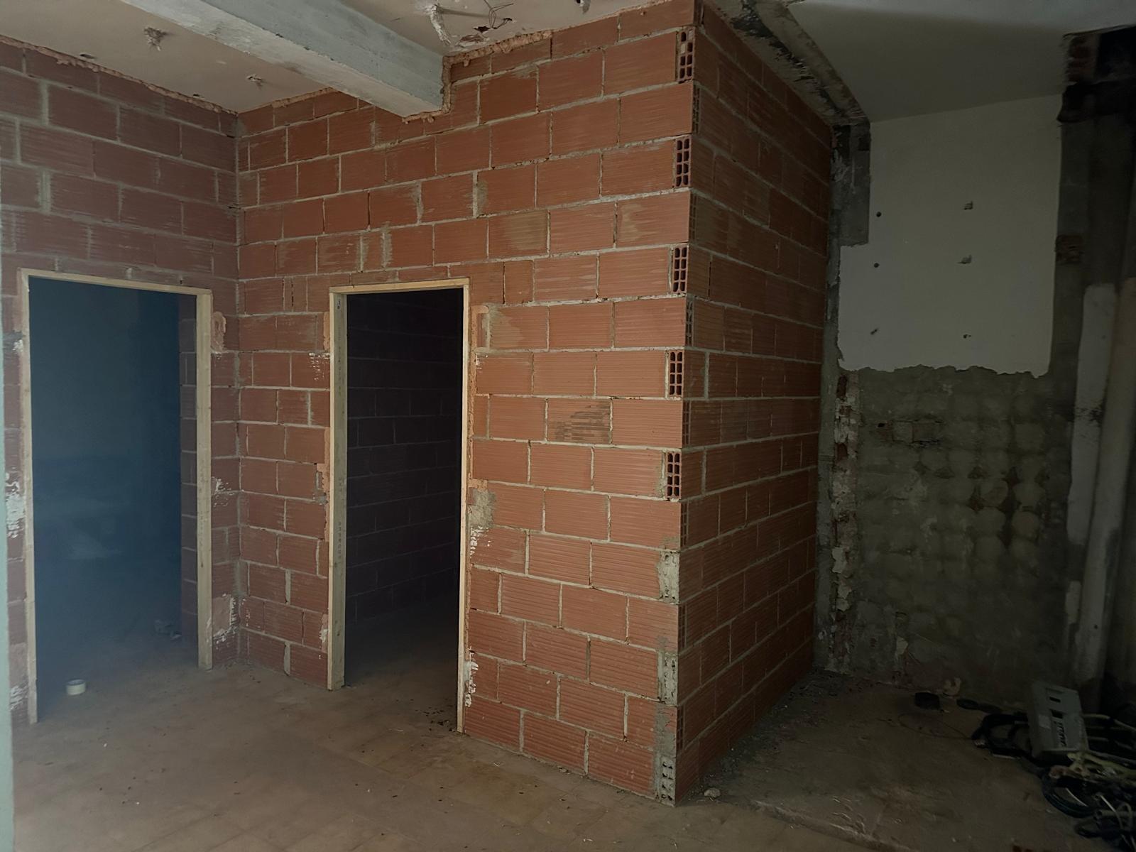 2-15-146 Premises for renovation in Alicante