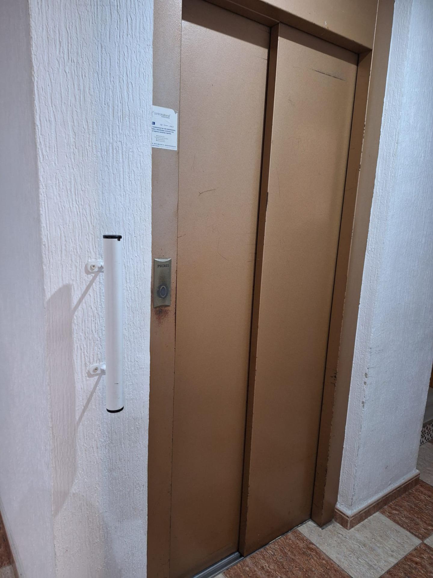 2-15-177 Semi-Renovated Apartment 350 Meters from Playa del Cura