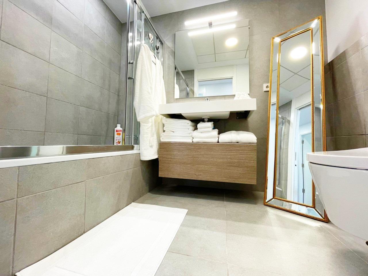 Moderne nieuwe appartementen aan de oevers van de Middellandse Zee