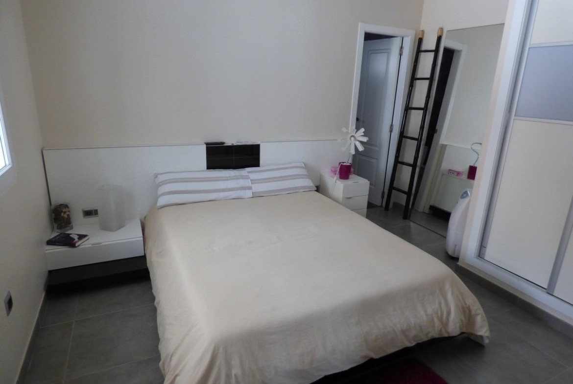 Chalet Pareado ÚNICO en Primera Línea en Playa de San Juan