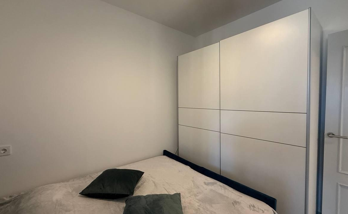 Bungalow with newly renovated, 2 bedrooms, 1 bathroom