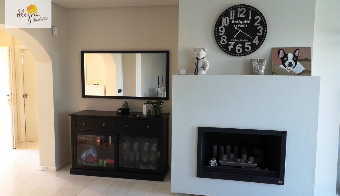 EXCELLENT VILLA IN SIERRA CORTINA FOR SALE