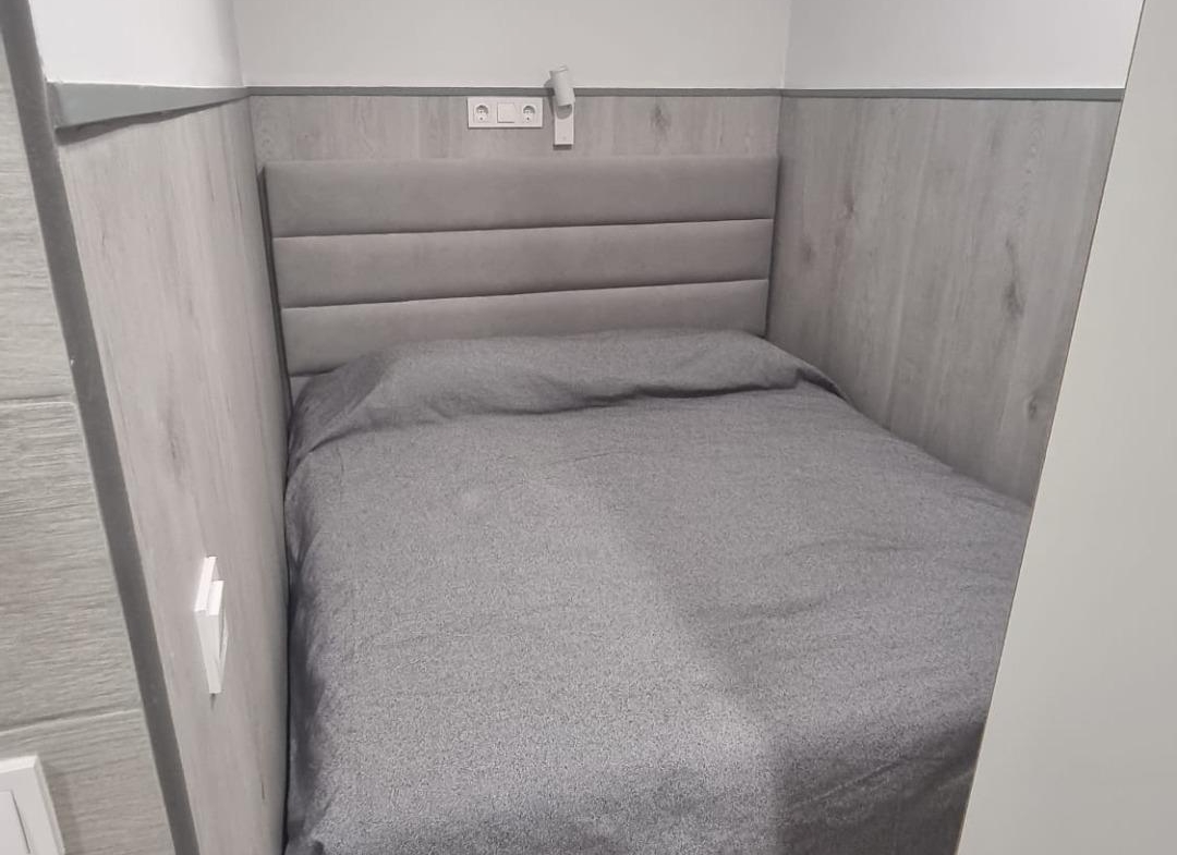 REFORMADO APARTAMENTO A 50 METROS DE PLAYA DE 3 DORMITORIOS 3 BAÑOS DIVIDIDO A 3 ESTUDIOS COMPLETOS PARA ALQUILAR. 105 M2 TOTAL.