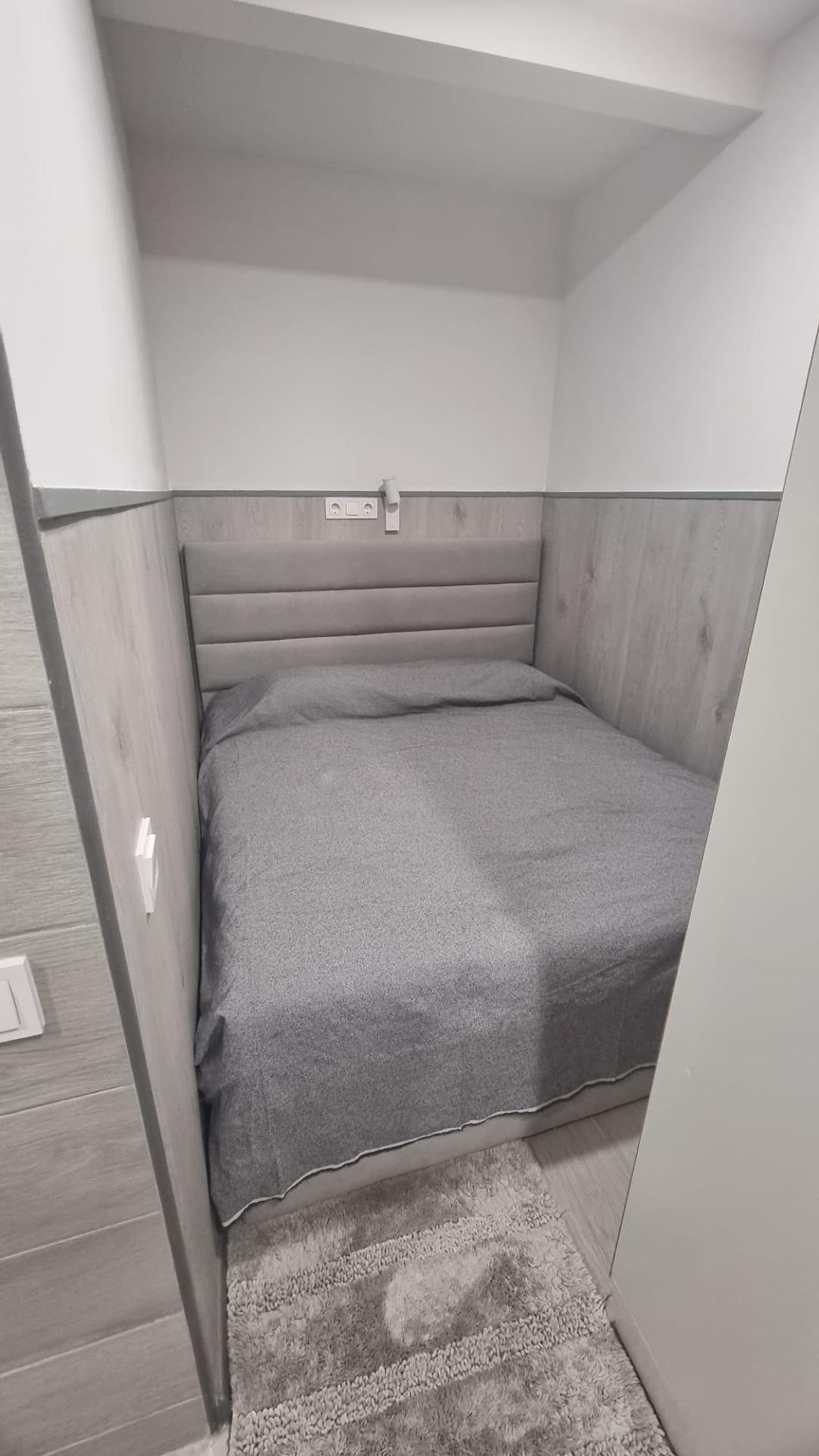 REFORMADO APARTAMENTO A 50 METROS DE PLAYA DE 3 DORMITORIOS 3 BAÑOS DIVIDIDO A 3 ESTUDIOS COMPLETOS PARA ALQUILAR. 105 M2 TOTAL.
