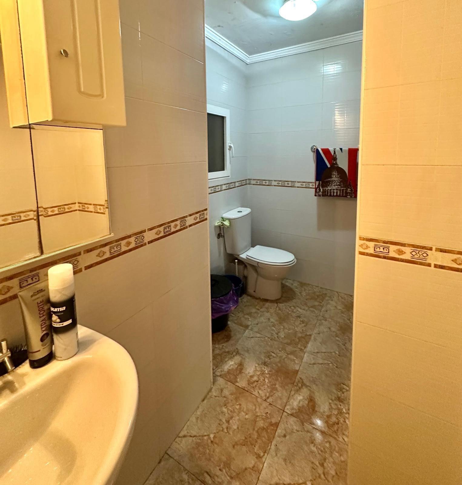 APPARTAMENTO A 450 DEL PUERTO DE TORREVIEJA. 2 DORM. 2 BAÑOS. TERRAZA AMPLIA. 76 M2.