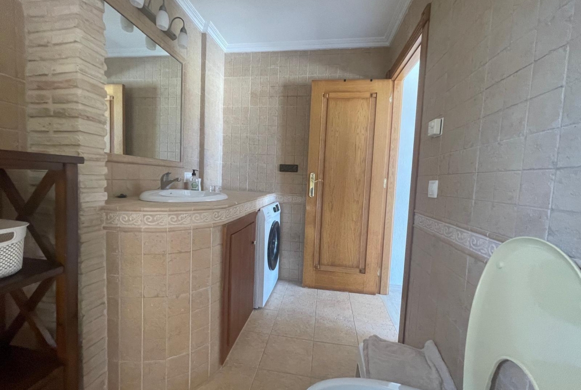 VILLA PARADA CON VISTAS AL MAR Y A 200 METROS DE PLAYA! ZONA TORRE LA MATA. 5 DRM. 3 BAÑOS. PISCINA PRIVADA.