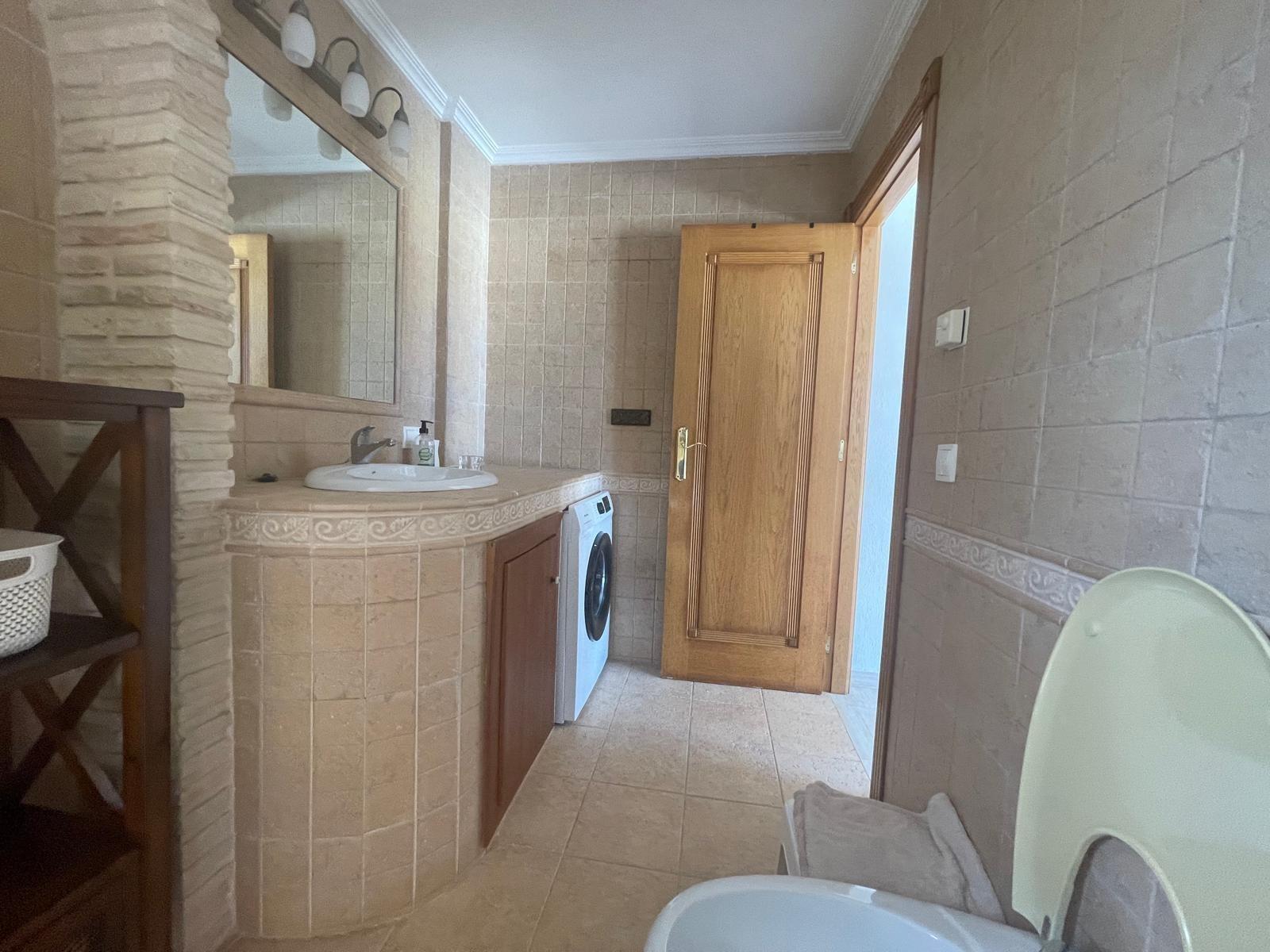 VILLA PARADA CON VISTAS AL MAR Y A 200 METROS DE PLAYA! ZONA TORRE LA MATA. 5 DRM. 3 BAÑOS. PISCINA PRIVADA.