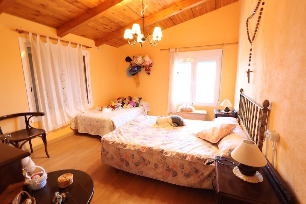 CASA EN FORTUNA CON 1000 M2 DE PARCELA Y SUPERFICIE DE 120 M2 DE CASA. 5 DORM. 3 BAÑOS.