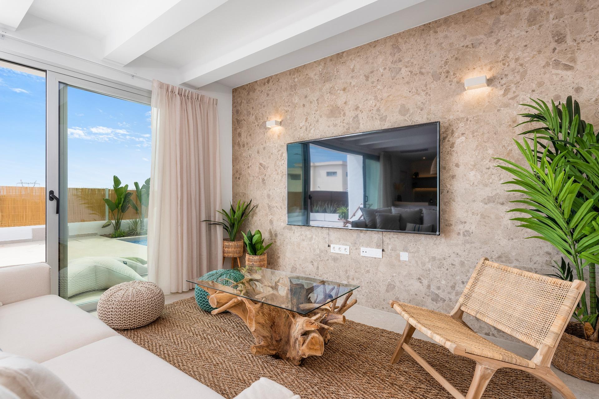 VILLA DE OBRA NUEVA EN LOS ALCÁZARES CON VISTAS AL MAR MENOR. CON PISCINA PRIVADA. 3 DORM. 2 BAÑOS. PARCELA 217 M2.