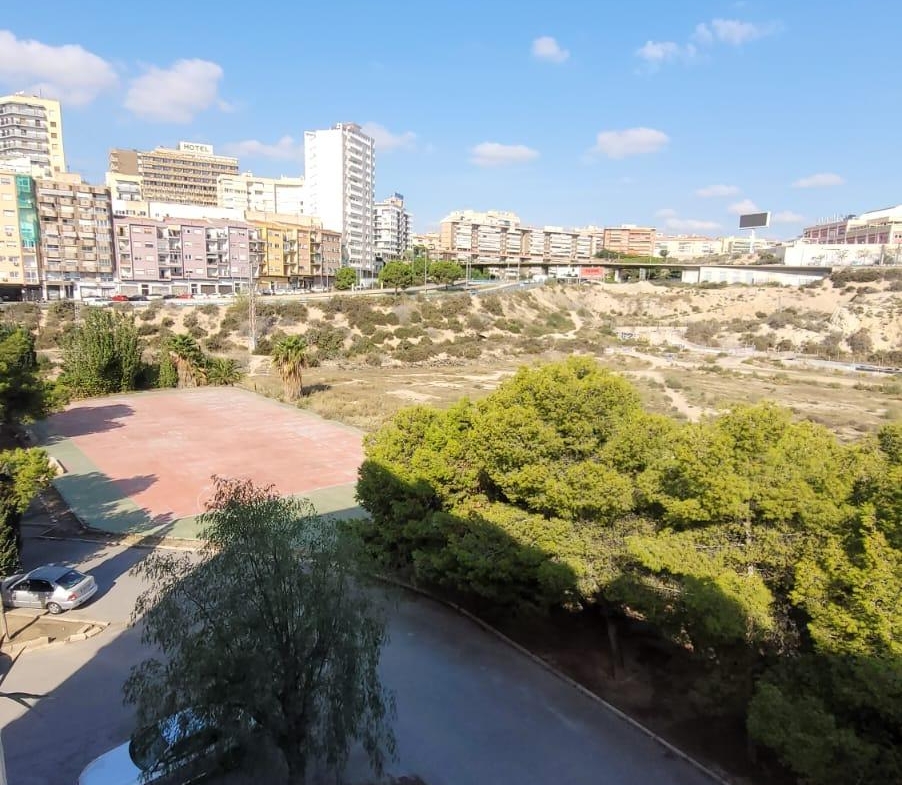 Bonito piso con vistas al mar completamente reformado