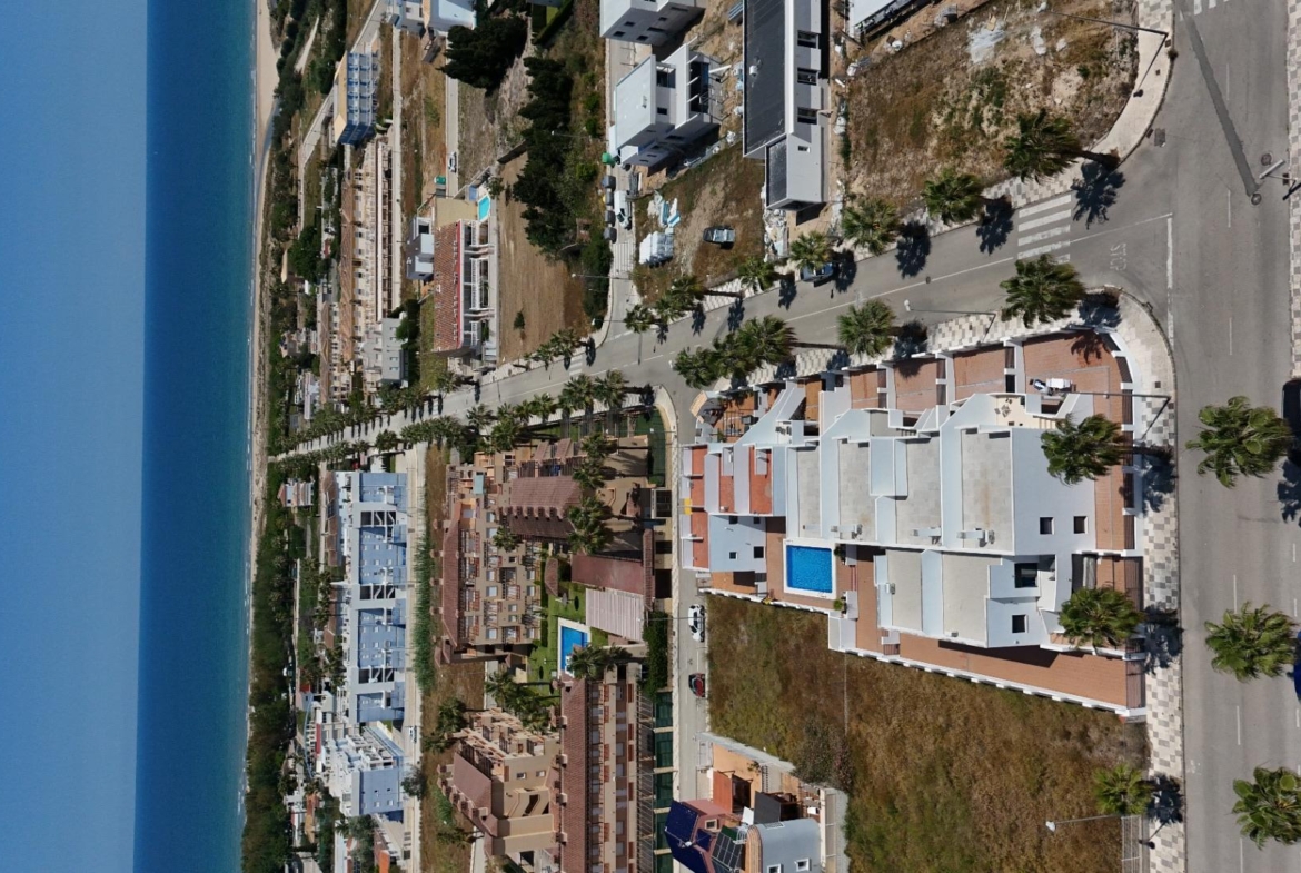 Exclusive townhouses in Oliva Nova: style, comfort, and sea just 500 m away