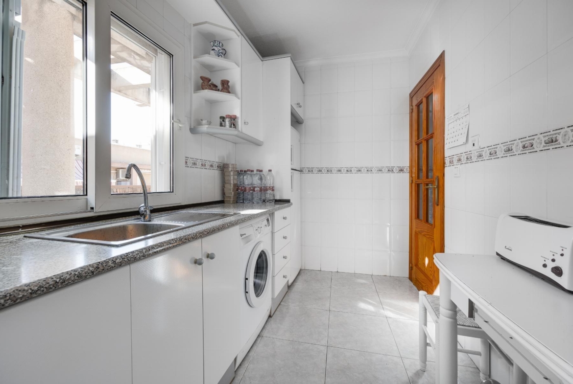 ÁTICO DE 2 HABITACIONES 2 BAÑOS Y AMPLIA TERRAZA