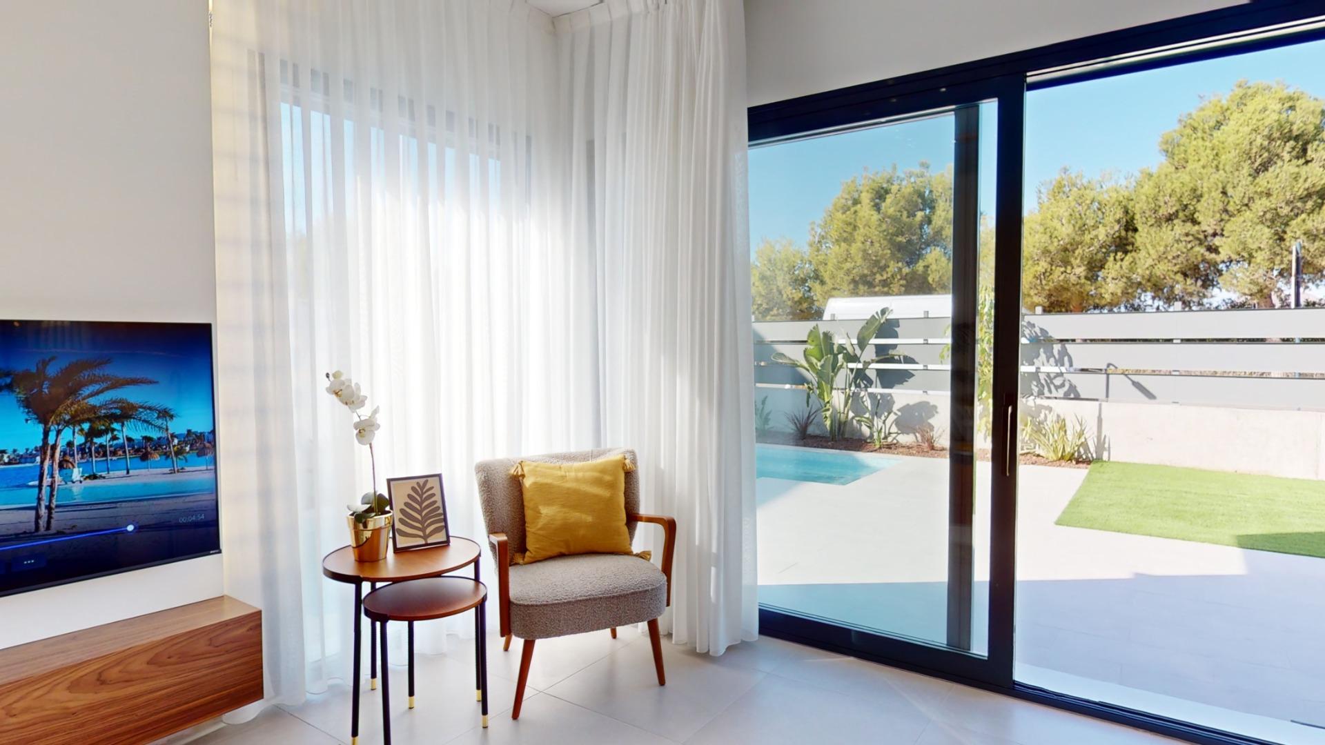 2-15-59 Detached modern villas placed in Roda Golf, Murcia