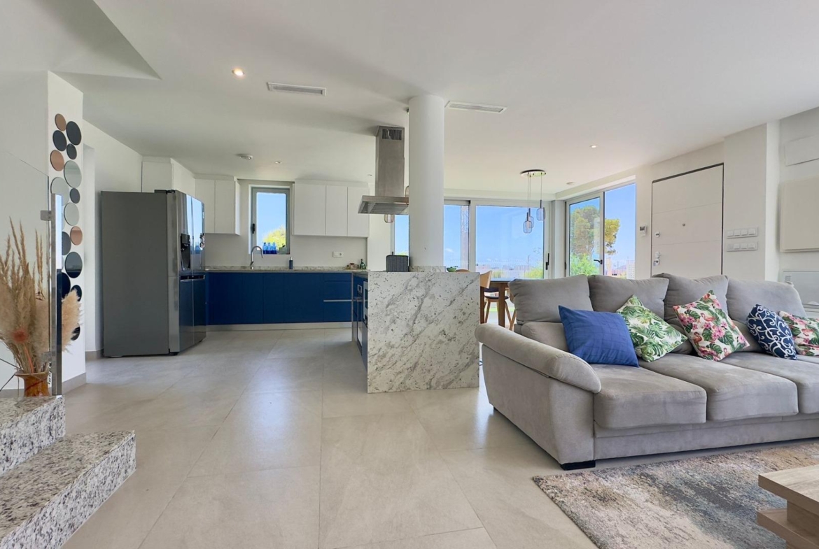 Grote villa op het balkon van Finestrat met uitzicht op de zee