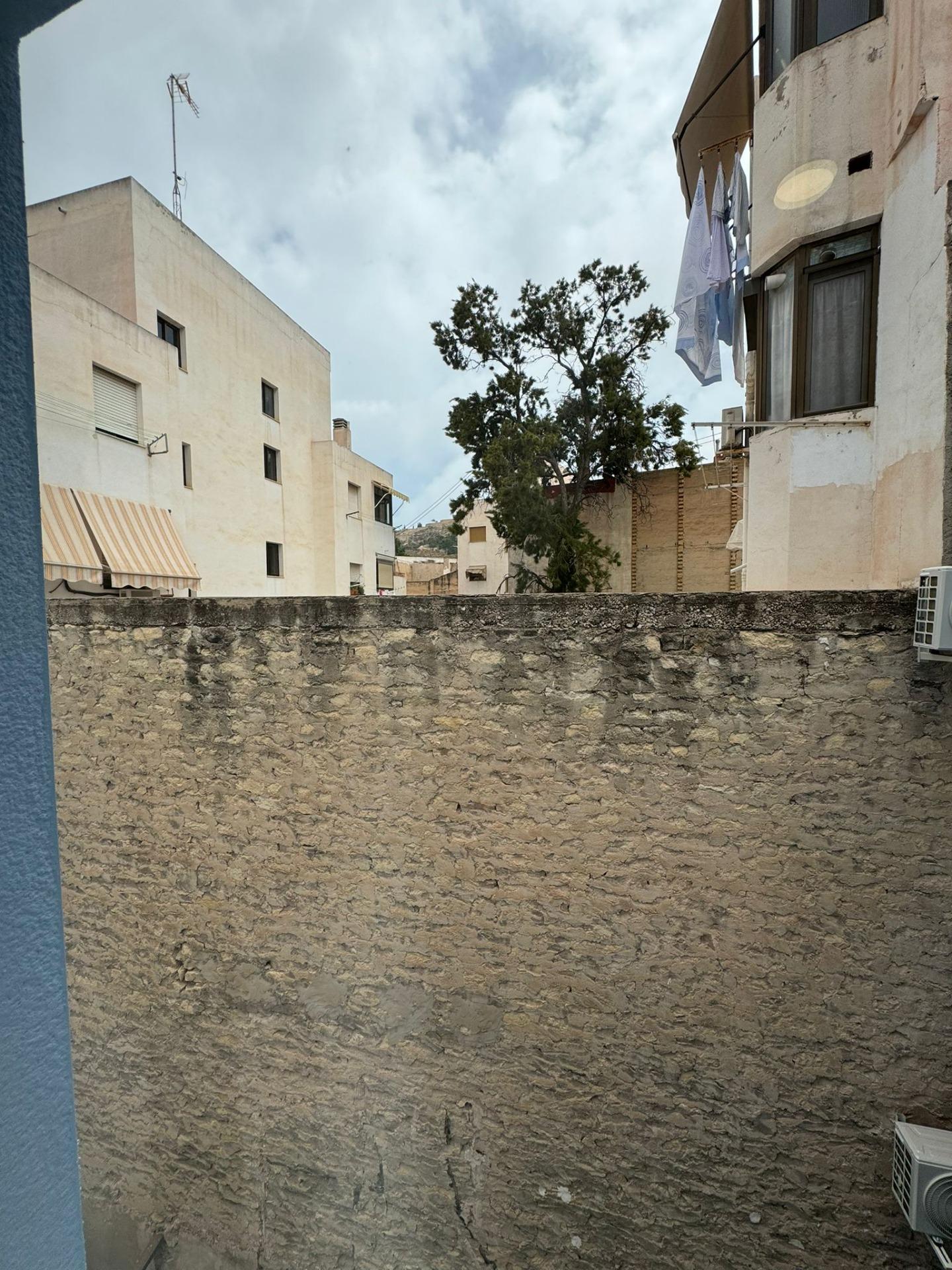 2-15-84 EDIFICIO EN VENTA EN ALICANTE CON LICENCIA TURISTICA – CAROLINAS BAJAS