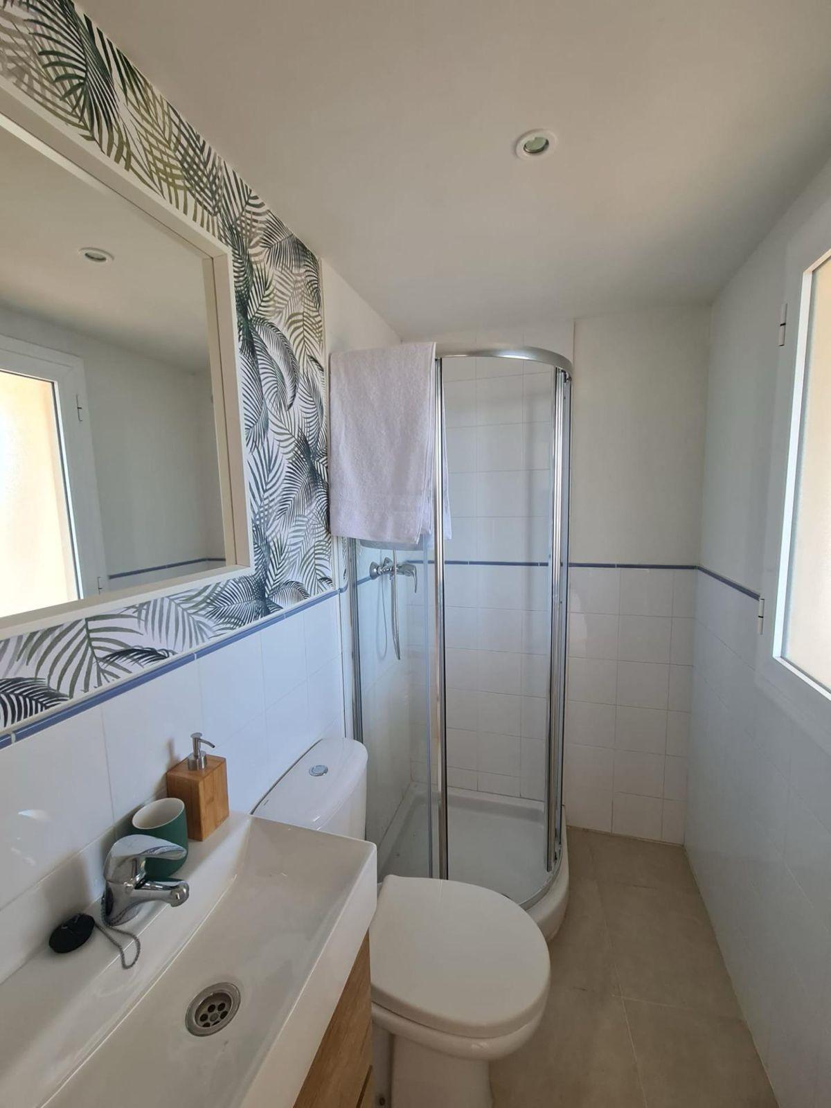 APATAMENTO CON PARKING+PISCINA EN ORIHUELA COSTA. 2 DORM. 2 BAÑOS. 85 M2.