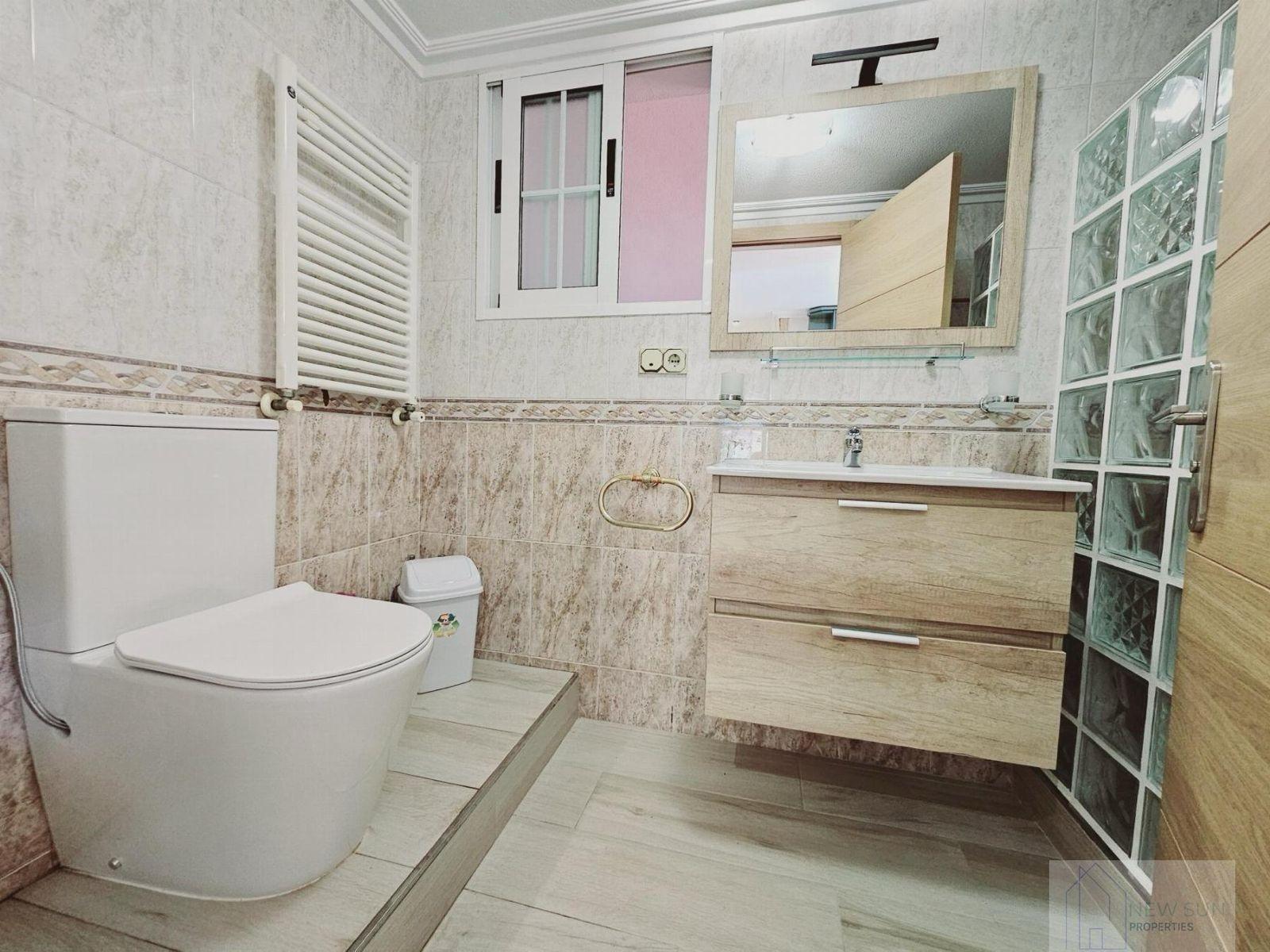 VILLA EN LA SIESTA CON 800 METROS DE PARCELA. PISCINA PRIVADA. 330 M2 DE CASA.