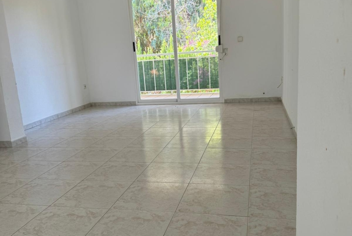 🏡 Semi-detached house in Albir with a tourist license – just 200 meters from the sea! 🌊🌿