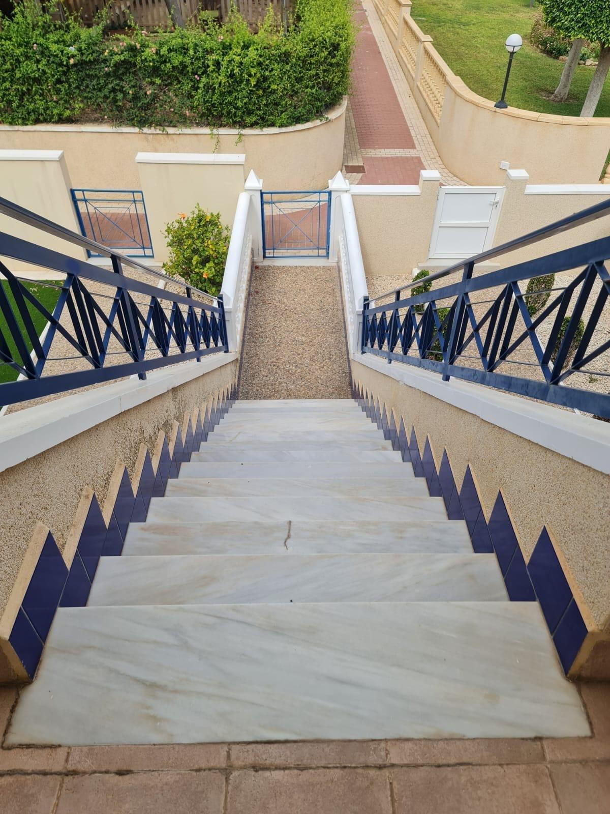 BUNGALOW PLANTA ALTA CON SOLÁRIUM EN ORIHUELA COSTA, ZENIAMAR I.