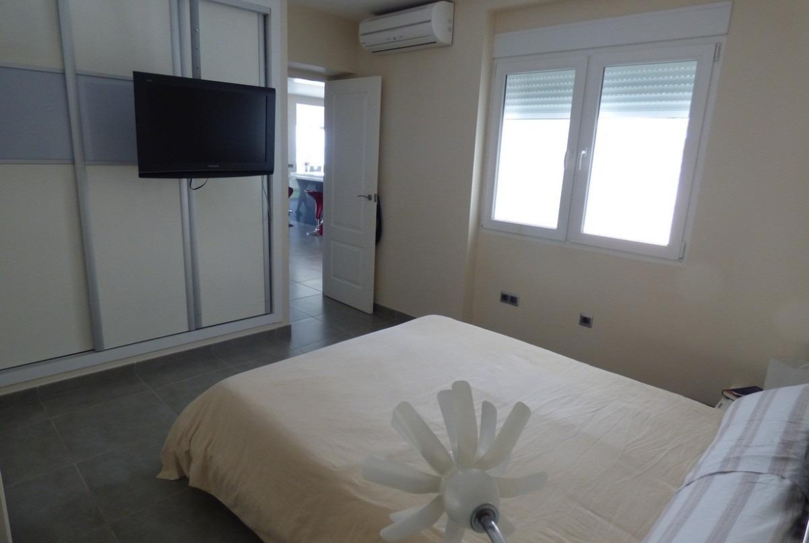Chalet Pareado ÚNICO en Primera Línea en Playa de San Juan