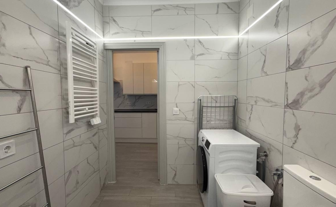 Bungalow with newly renovated, 2 bedrooms, 1 bathroom