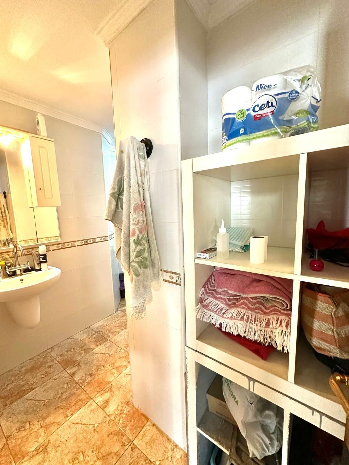 APPARTAMENTO A 450 DEL PUERTO DE TORREVIEJA. 2 DORM. 2 BAÑOS. TERRAZA AMPLIA. 76 M2.