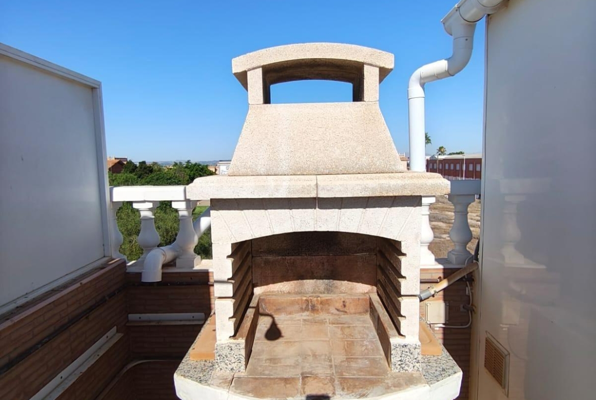 BUNGALOW 2 DORMITORIOS AGUAS NUEVAS, PISCINA COMUNITARIA 199.900€