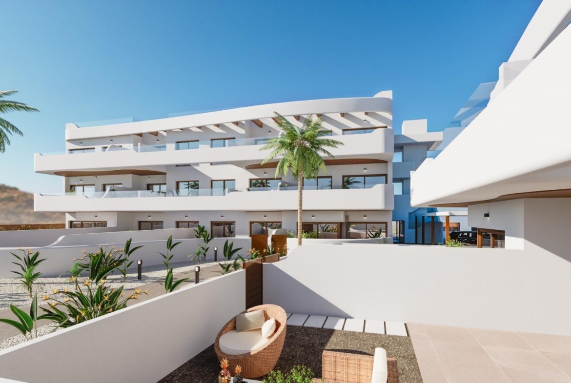 OBRA NUEVA EN LOS ALCÁZARES CON VISTAS AL MAR NENOR. BUNGALOWS PLANTA BAJA Y ALTA. 2 DORM. 2 BAÑOS. PARKING Y PISCINA.