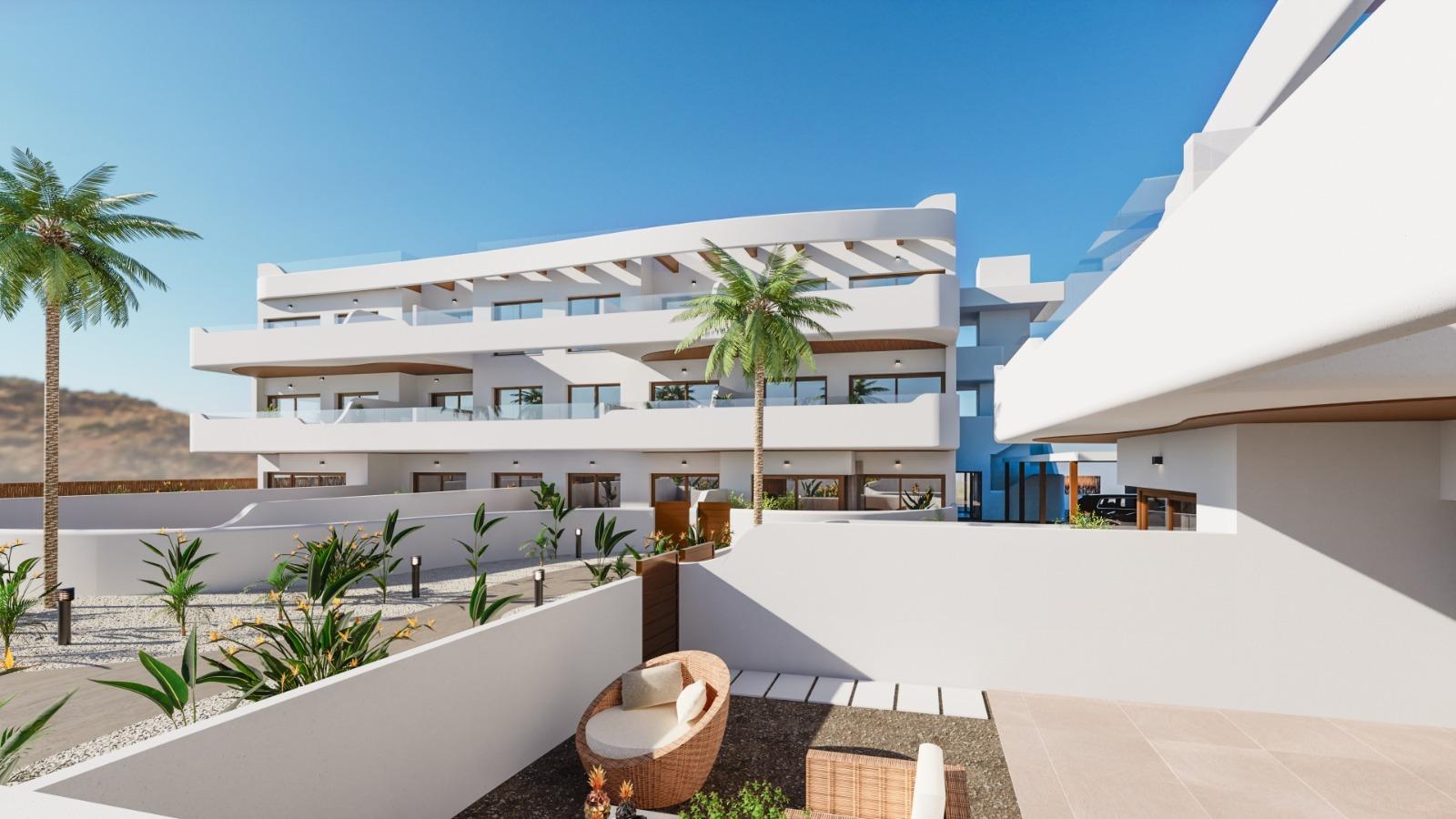 OBRA NUEVA EN LOS ALCÁZARES CON VISTAS AL MAR NENOR. BUNGALOWS PLANTA BAJA Y ALTA. 2 DORM. 2 BAÑOS. PARKING Y PISCINA.