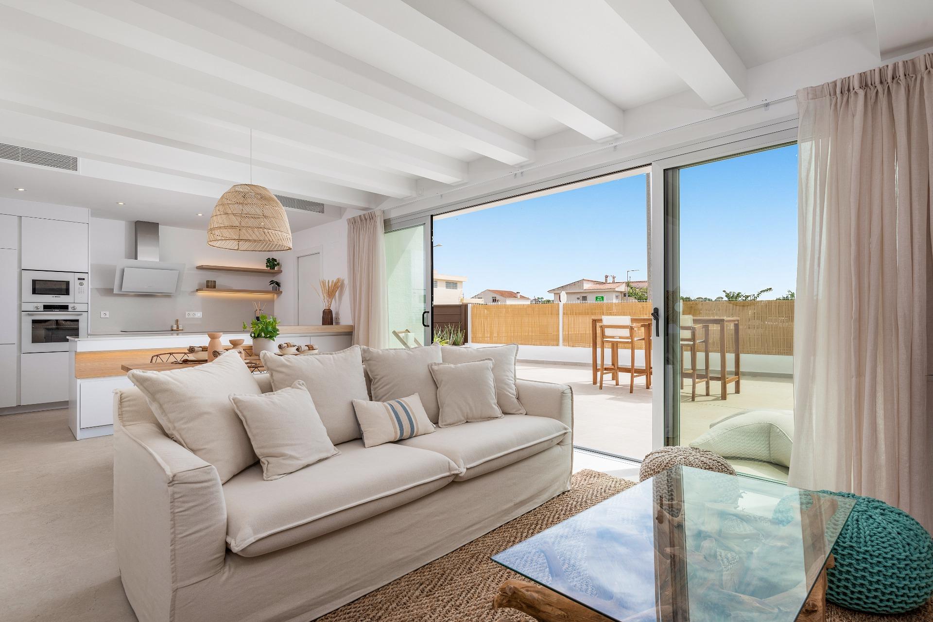VILLA DE OBRA NUEVA EN LOS ALCÁZARES CON VISTAS AL MAR MENOR. CON PISCINA PRIVADA. 3 DORM. 2 BAÑOS. PARCELA 217 M2.