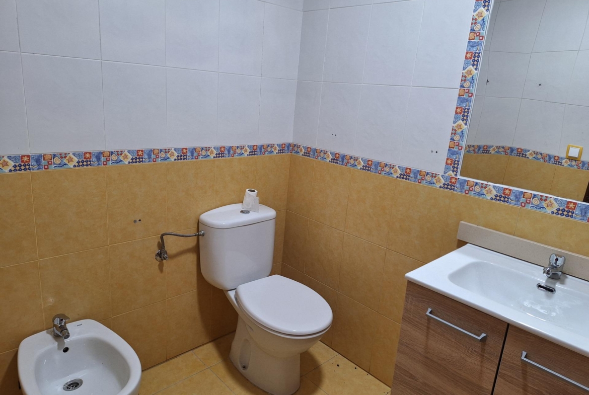 Amplio piso para entrar a vivir en Mieres
