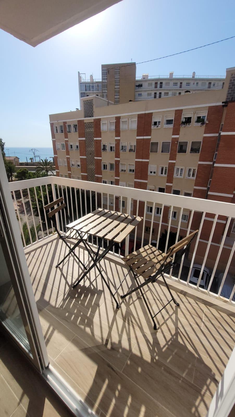 Bonito piso con vistas al mar completamente reformado