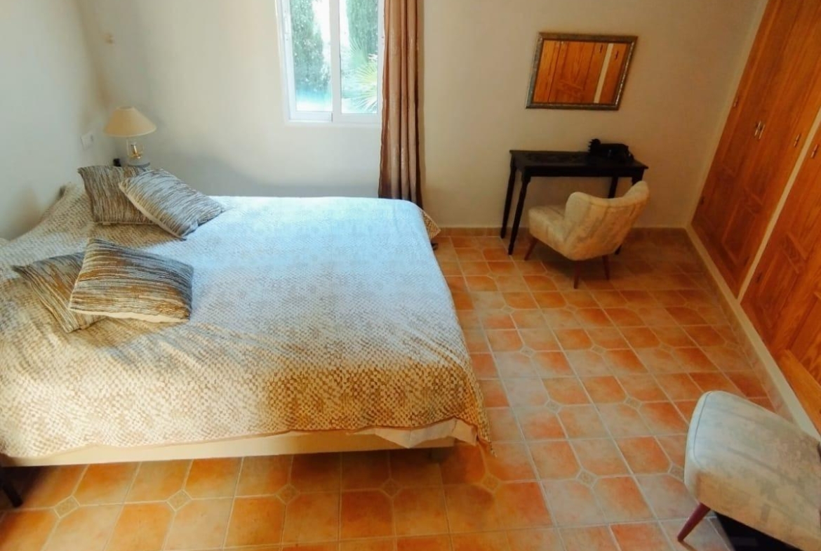 Exclusieve villa in Calpe met panoramisch uitzicht en een grote investeringsmogelijkheid