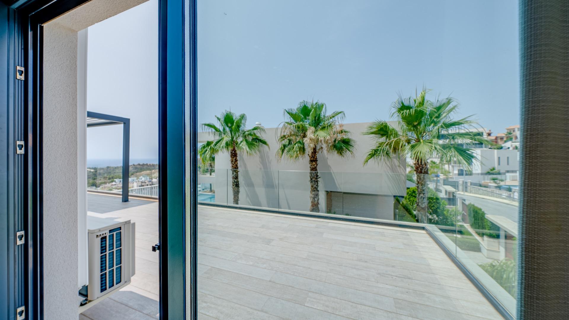 LUXURY VILLA FOR A LARGE FAMILY IN FINESTRAT