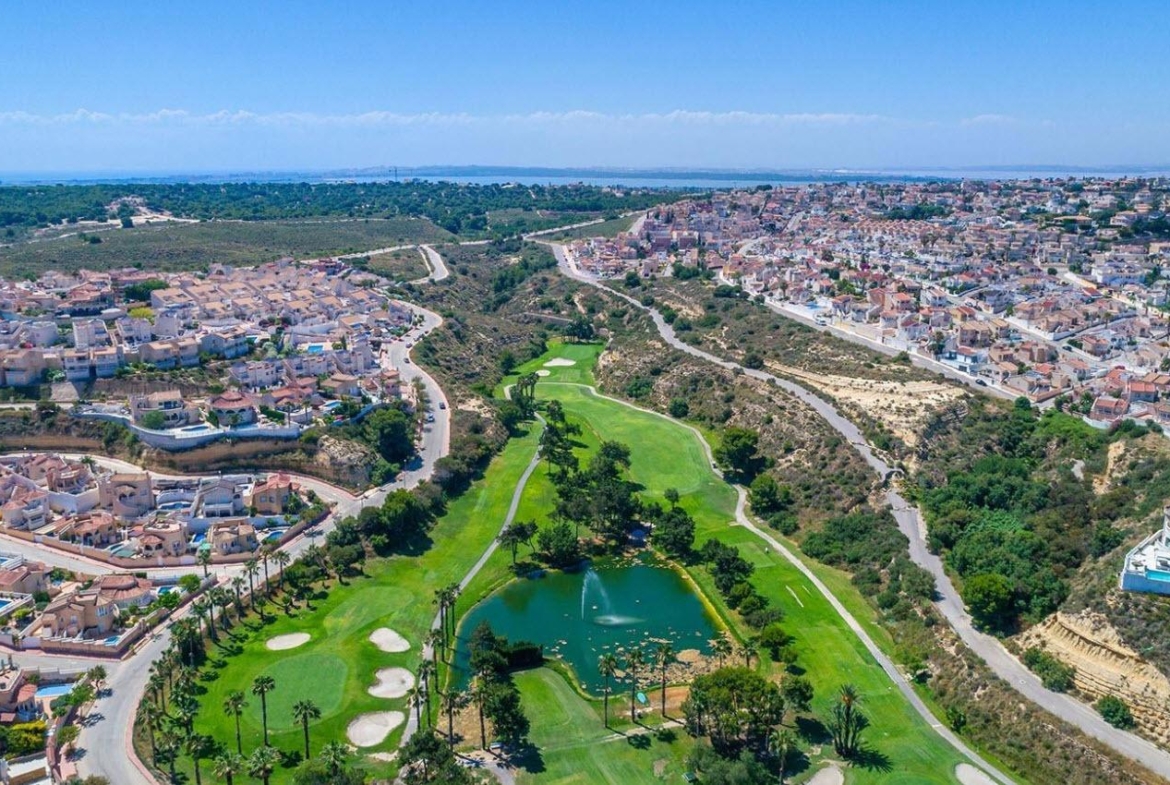NUEVOS CHALETS EN CIUDAD QUESADA!!