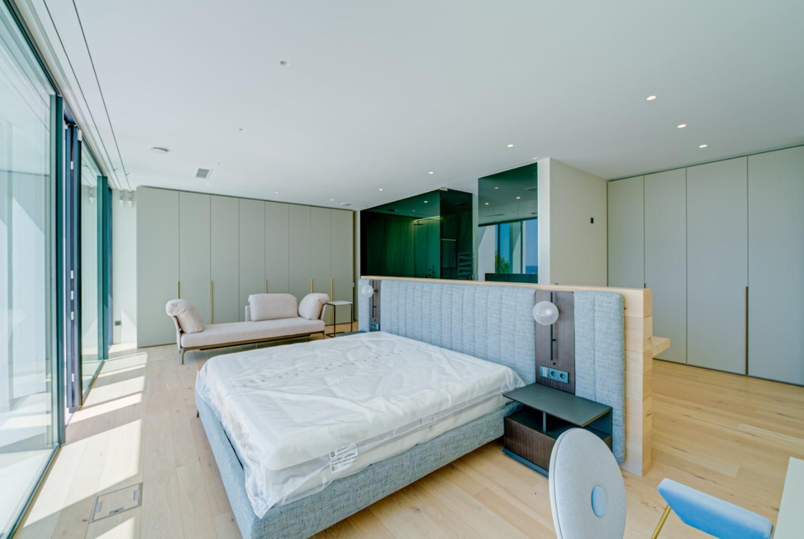 Indrukwekkende luxe villa aan zee