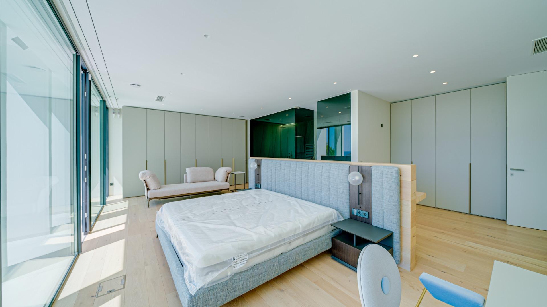 Indrukwekkende luxe villa aan zee