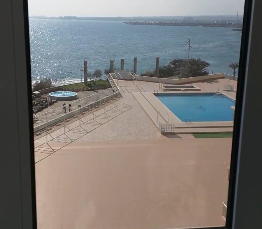 APATAMENTO CON VISTAS PANORAMICAS AL MAR FRONTAL Y LATERAL! 4 DORM. 2 BAÑOS. GARAJE+TRASTERO.