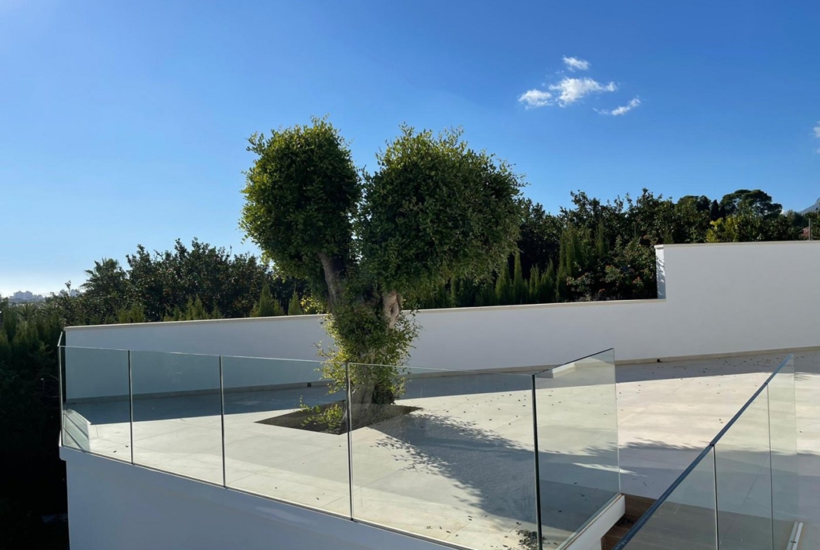LUXURY VILLA IN ALTEA