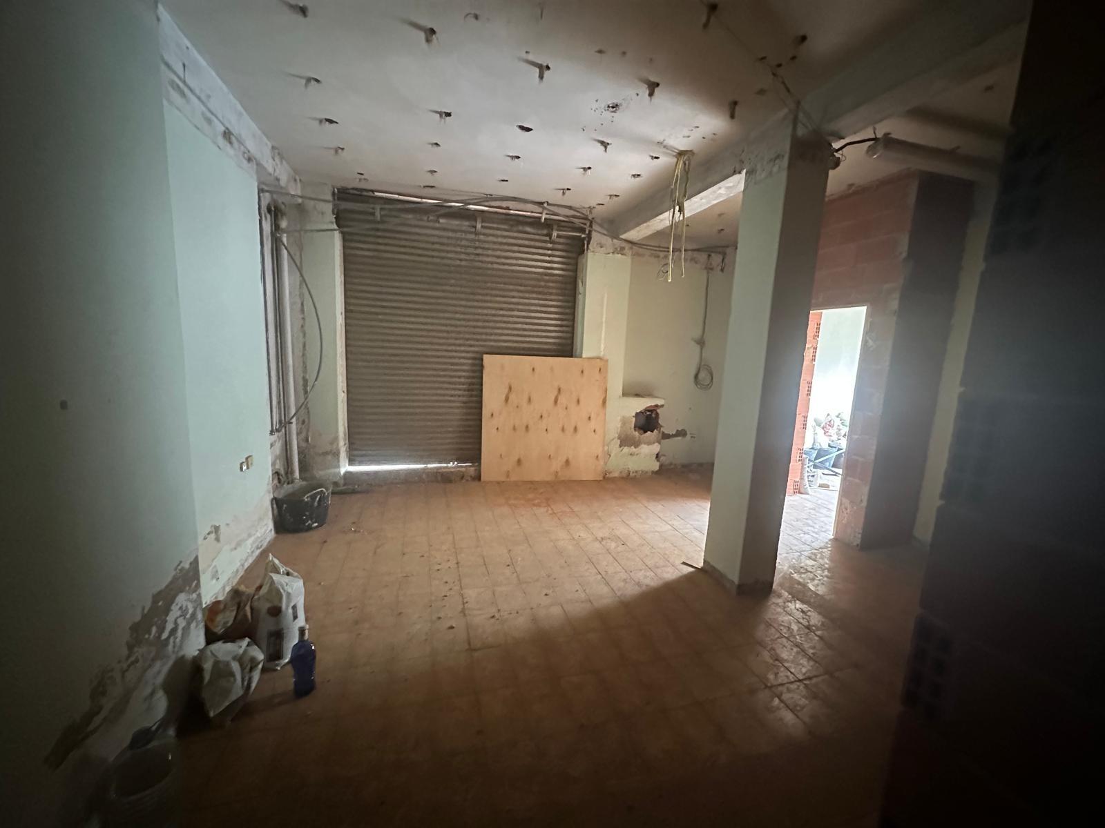 2-17-127 Premises for renovation in Alicante