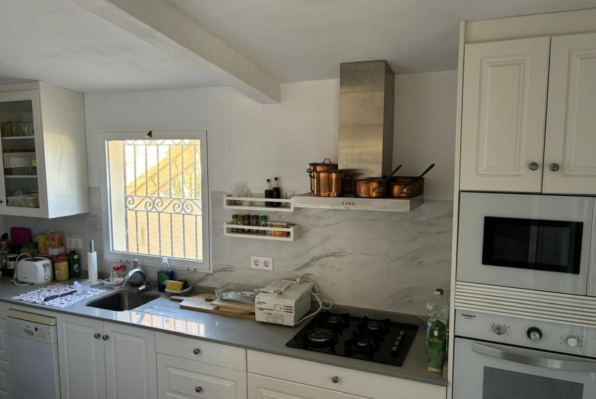 VILLA ESTILO MEDITERRANEO CON PISCINA PRIVADA.