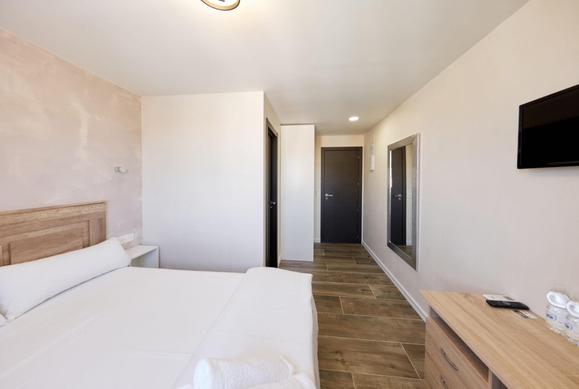 Magnífico Hotel Reformado en Cabo Huertas: IDEAL PARA INVERSORES