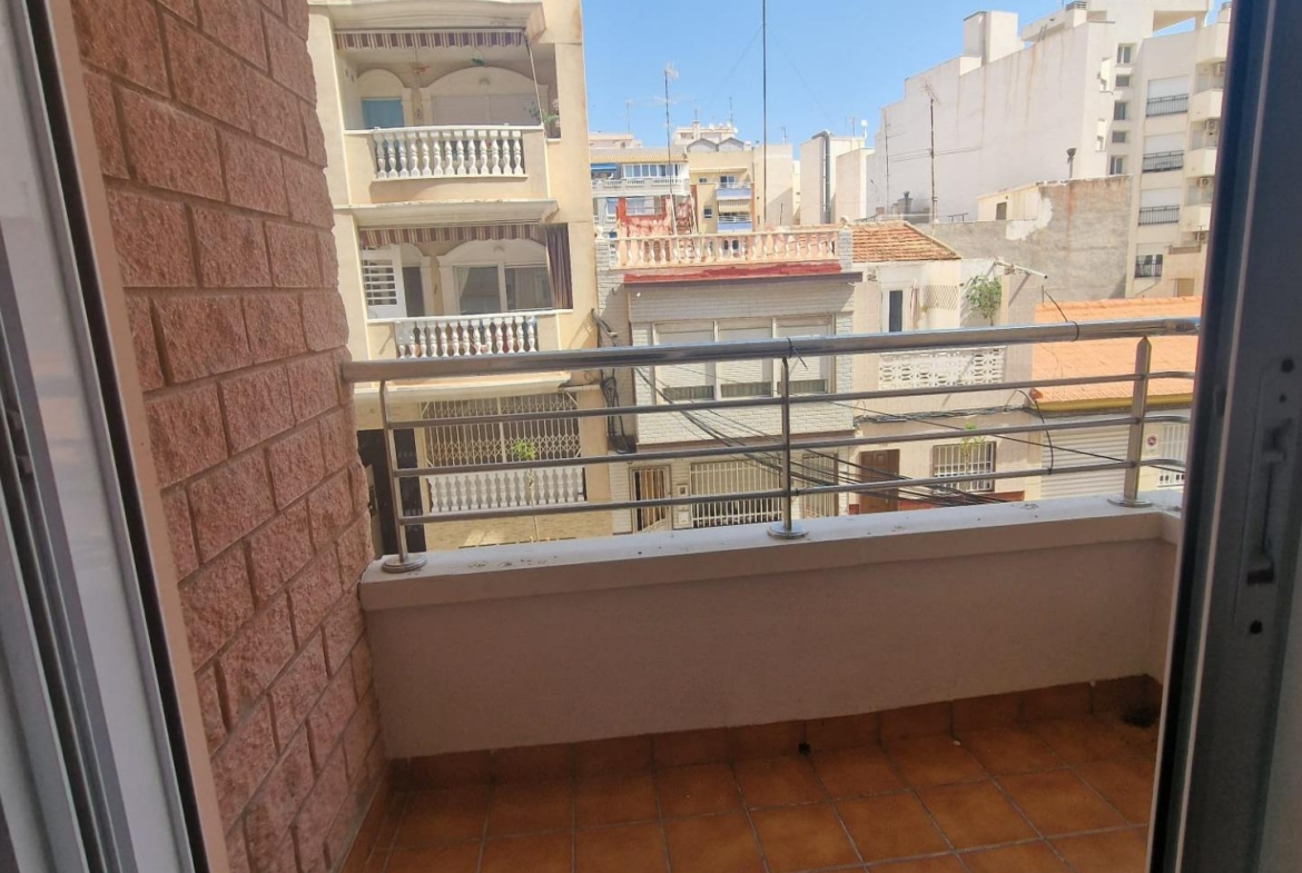 OPORTINIDAD!! APPARTAMENTO EN CABALLERA DE RODAS 2 HABS PISCINA COMUNITARIA 159.900