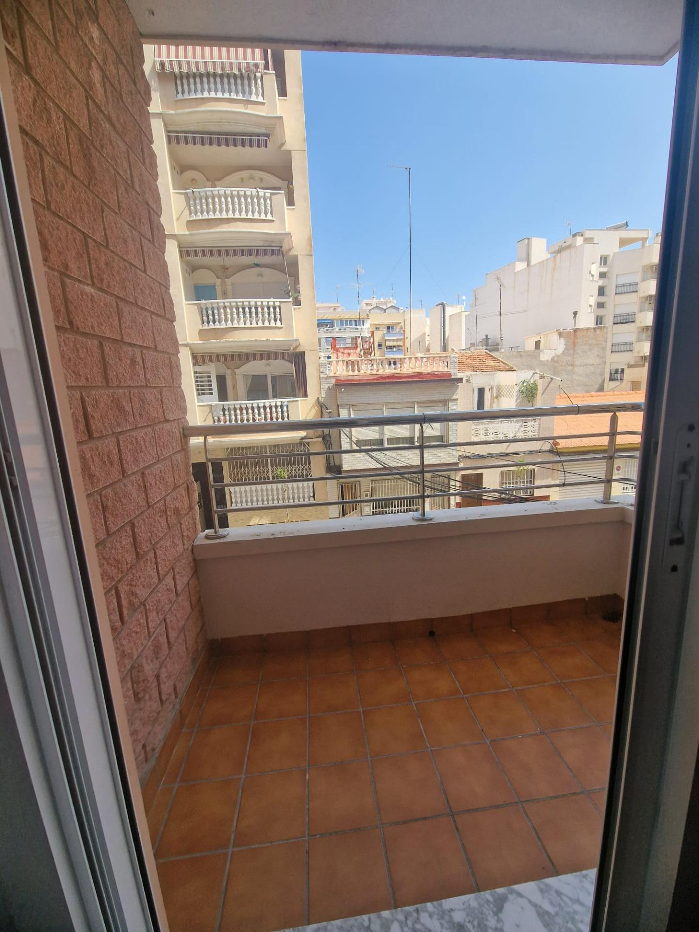 OPORTINIDAD!! APPARTAMENTO EN CABALLERA DE RODAS 2 HABS PISCINA COMUNITARIA 159.900