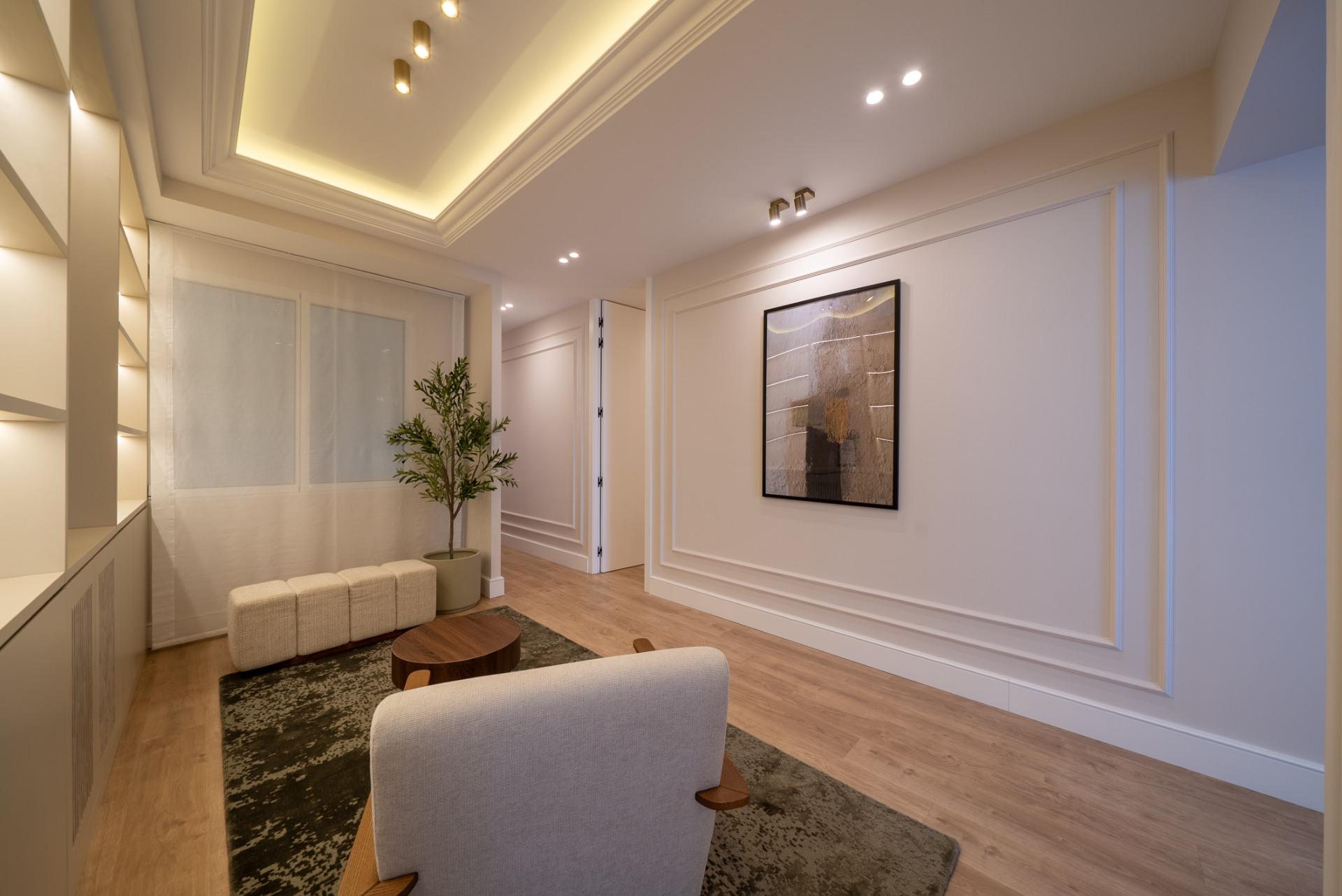 ELEGANT REFURBISHED APARTMENT IN RECOLETOS NEIGHBORHOOD, MADRID