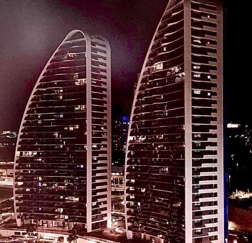Impresionante apartamento de 3 dormitorios en Sunset Waves en planta 17 espectaculares vistas al mar