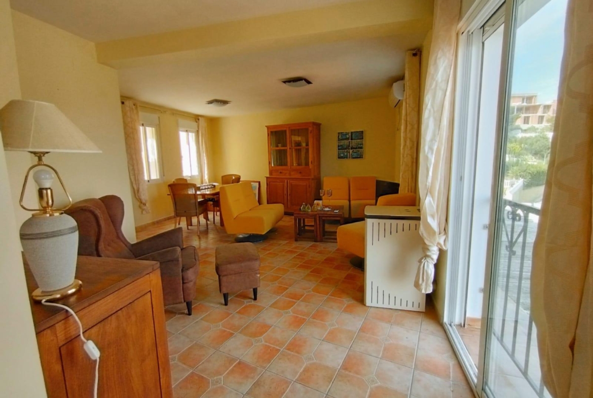 Exclusieve villa in Calpe met panoramisch uitzicht en een grote investeringsmogelijkheid