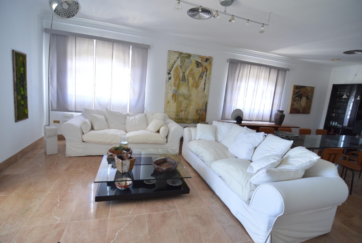 Spectacular renovated villa in urbanization Torreta Florida