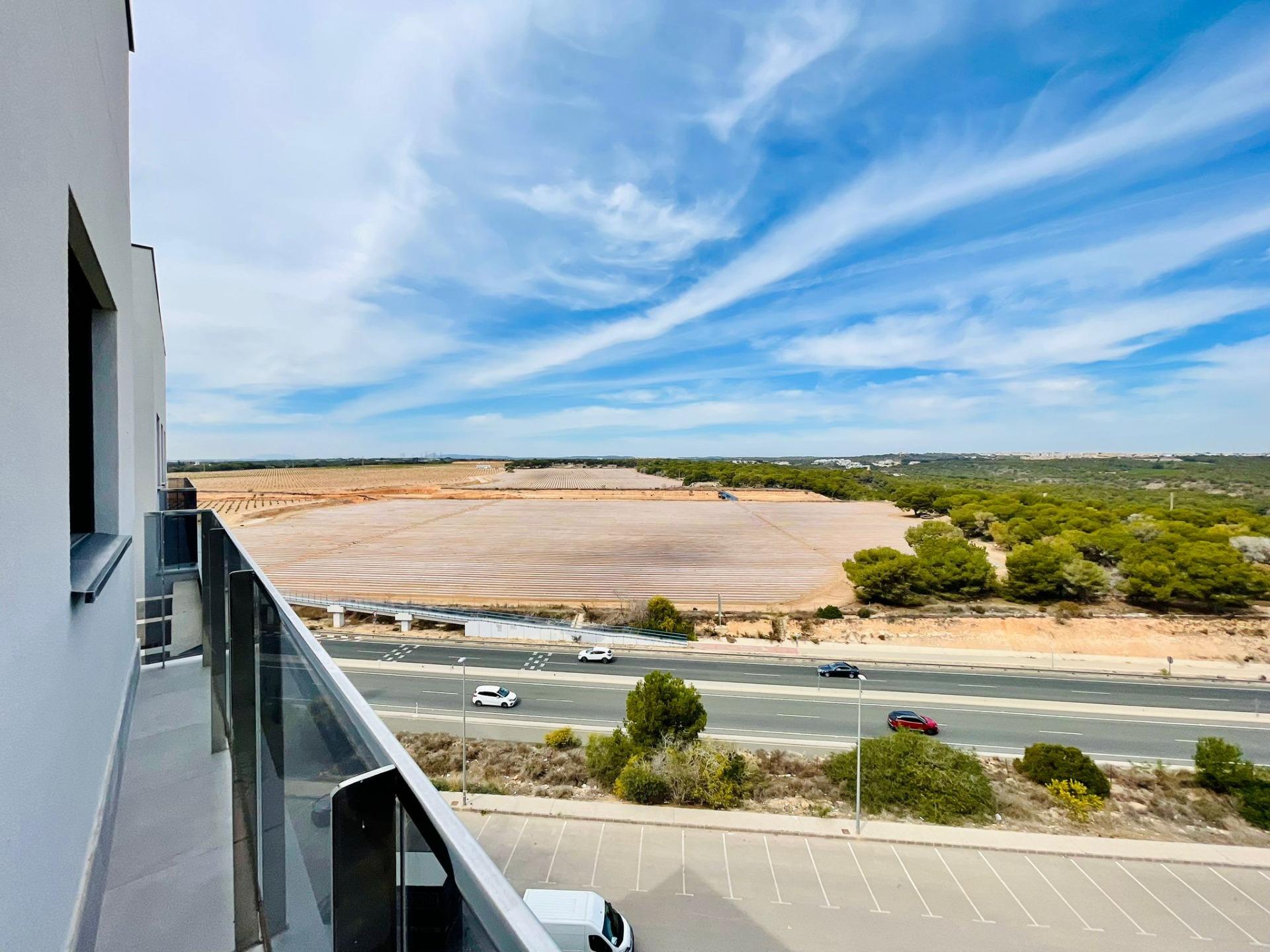 Klaar! Esplendido ático a estrenar en Sea Gardens con panorámica vista al mar !
