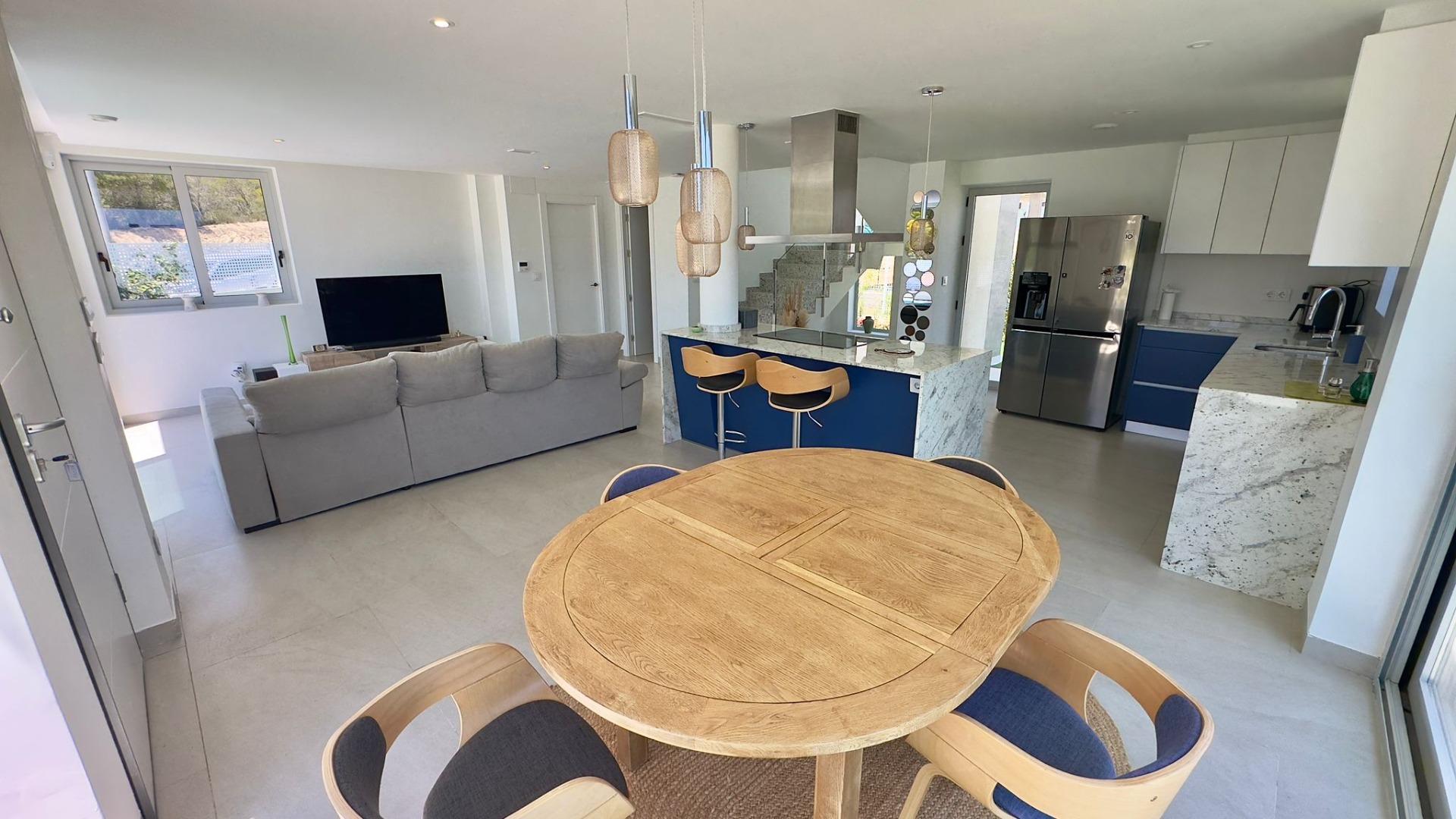 Grote villa op het balkon van Finestrat met uitzicht op de zee